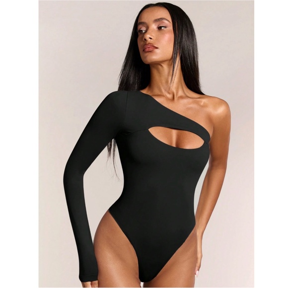 Black One Shoulder Long Sleeve Keyhole Slim Bodysuit - Picture 1 of 7